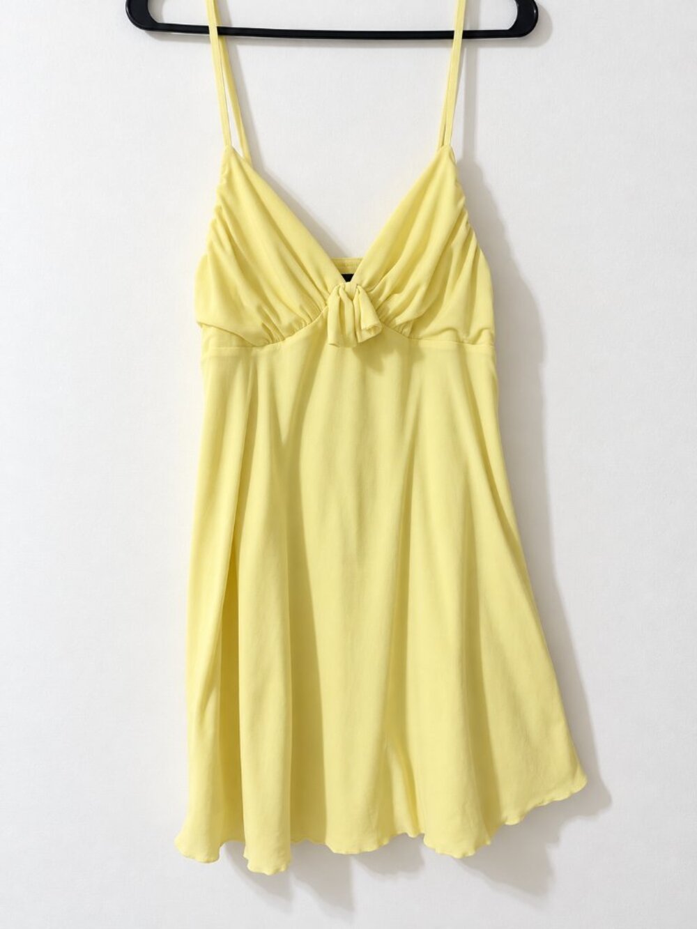 MIYIEONZ Yellow V-Neck Tie Front Spaghetti Strap Mini Dress Large
